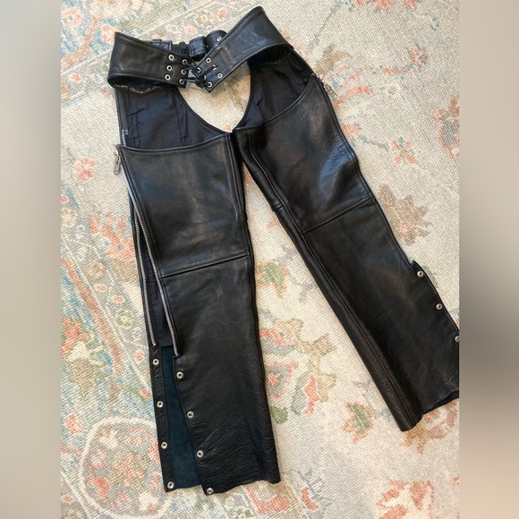 “Universal Rider” Black Leather Riding Chaps, Size Small - Picture 6 of 7